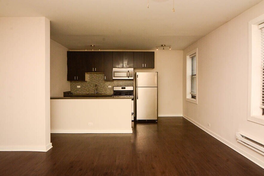 Building Photo - 2410 N Kedzie Blvd