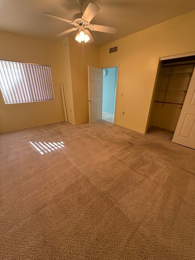 Building Photo - HOUSE FOR RENT