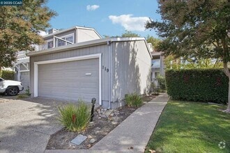 Building Photo - 119 Cypress Point Way