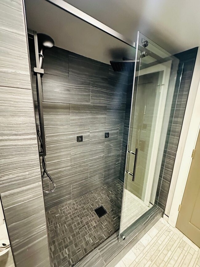 Building Photo - Ground level 2 bedroom, 2 bath in Bayfront...