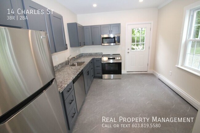 Building Photo - Spacious Large 3-BD apartment located in t...