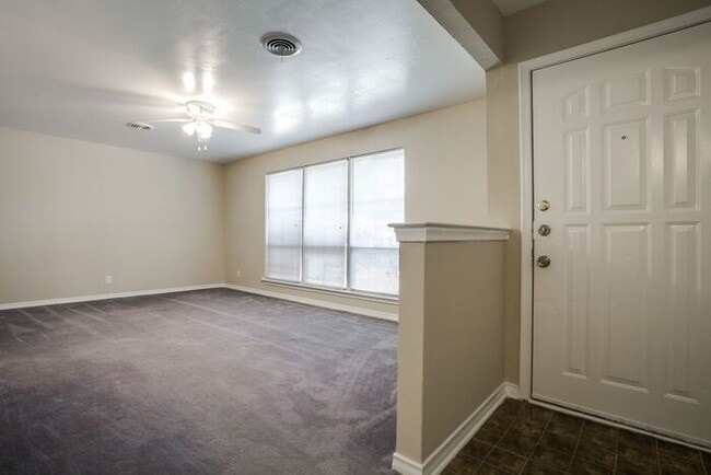 Building Photo - No Application Fees* $500 off 1st months r...