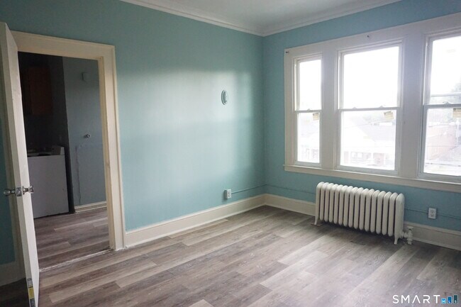 Building Photo - 472 Prospect Ave