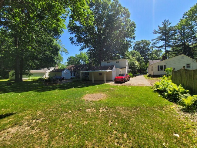 Building Photo - 6242 Evanston Ave