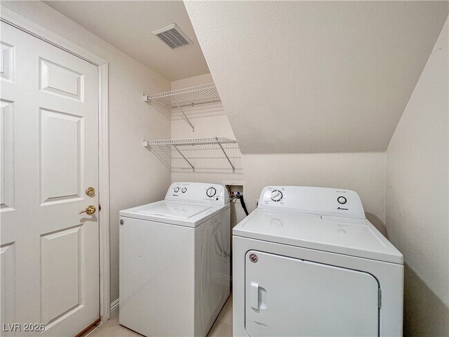 Building Photo - 10789 S Osage Winter St