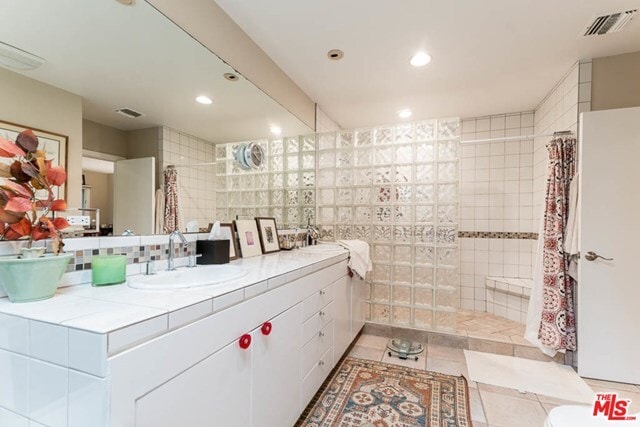 Building Photo - 28952 Selfridge Dr