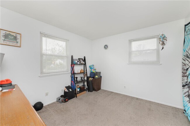 Building Photo - 87 Moxon Dr