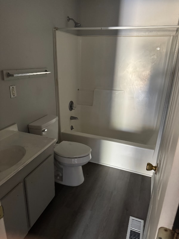 Building Photo - 212 Cooper St