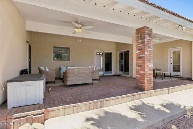 Building Photo - 8611 W Foothill Dr