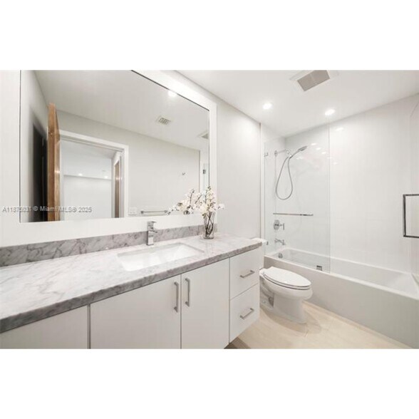 Building Photo - 4380 Lake Rd