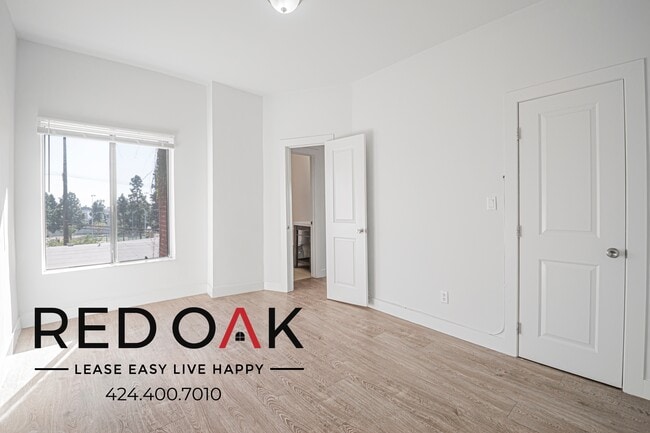 Building Photo - 932 Irolo St