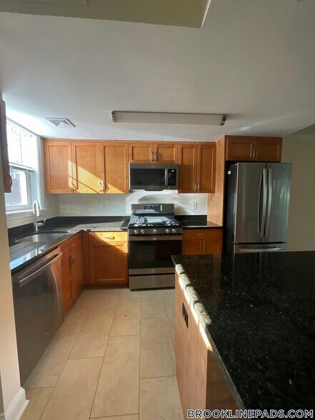 Building Photo - 94 Thornton Rd