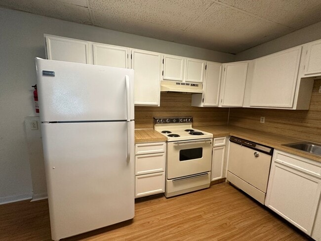 Building Photo - 1 Bedroom / 1  Bath Townhome Kingsport TN