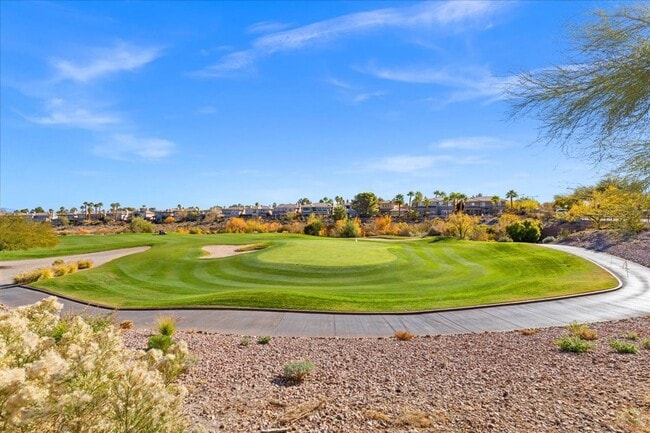 Building Photo - Modern Summerlin 2 Bedroom Condo with Garage - Fully Furnished