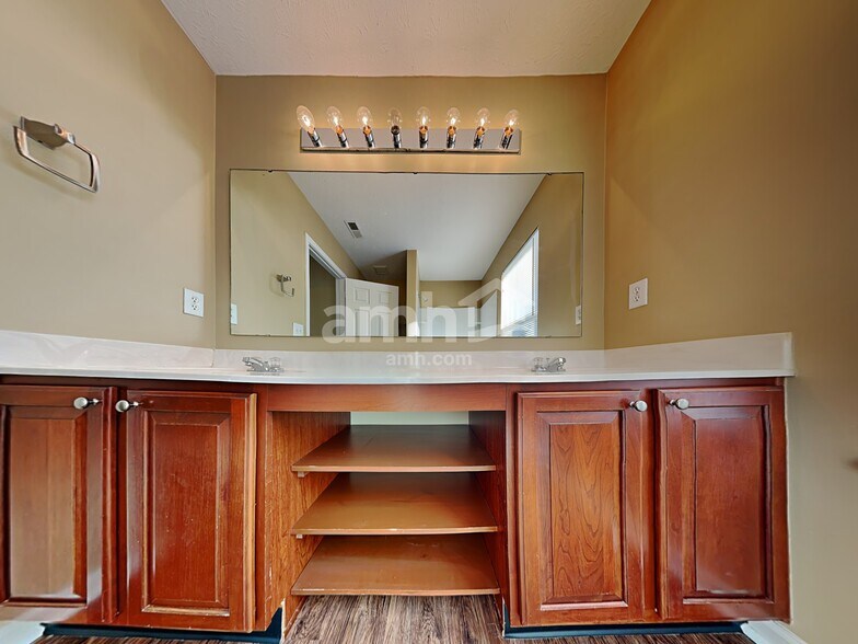 Building Photo - 12305 Driftstone Dr