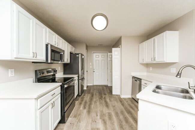 Building Photo - 731 Sugar Oak Ln