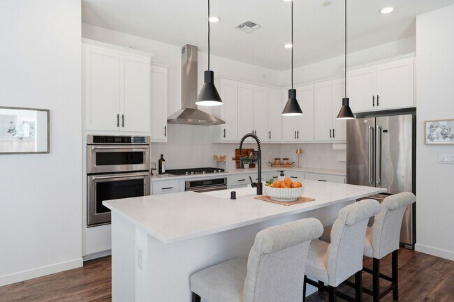 Building Photo - 1550 Plumas Dr