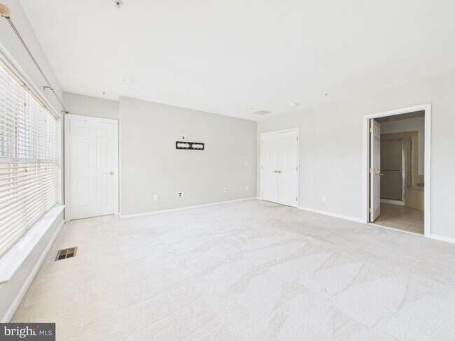 Building Photo - 4587 Whittemore Pl