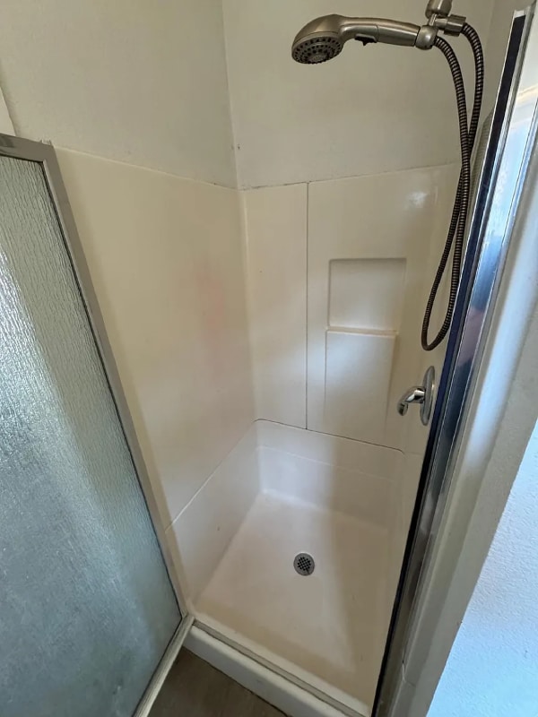 Building Photo - 225 SE Vine Ln