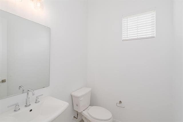 Building Photo - 908 Utica Dr