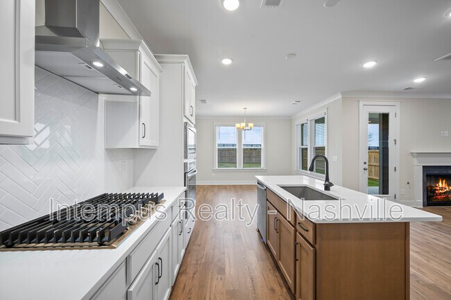 Building Photo - 704 Conifer Dr