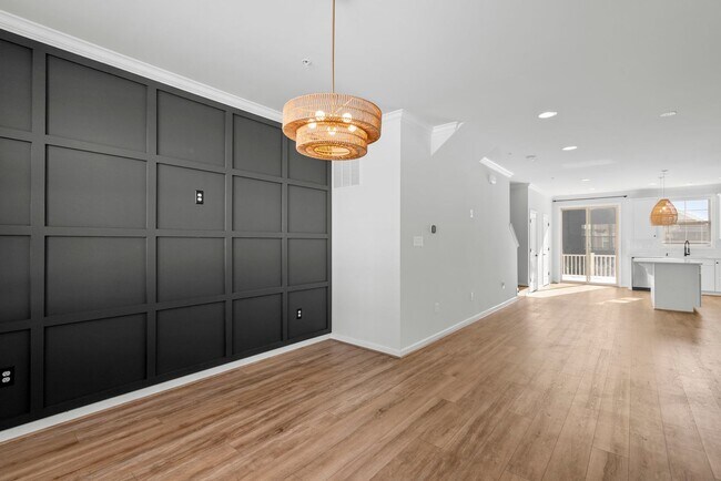 Building Photo - 3 Bed 2.5 Bath - Clarksburg Townhouse - Attached 2 Car Garage