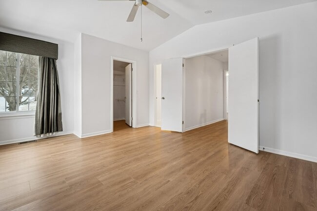 Building Photo - 67 Bentley Ct