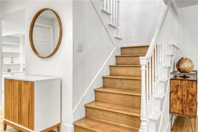 Building Photo - 7101 Shadow Ridge Ct