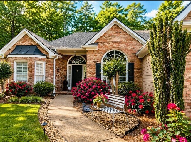 Building Photo - 463 Valleyside Dr