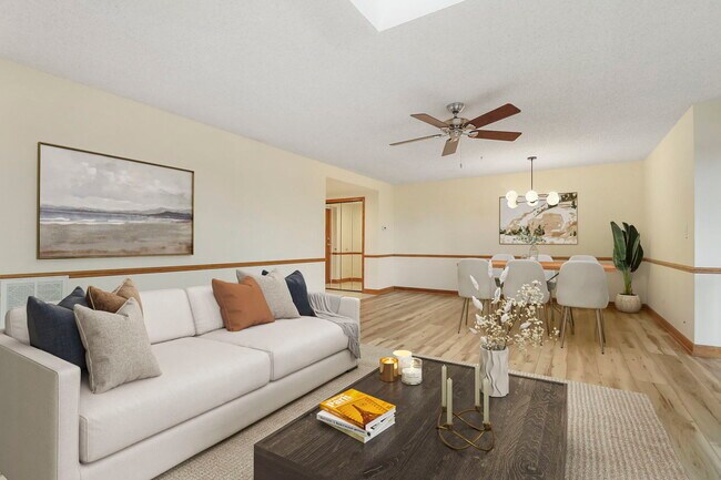 Building Photo - 150 Red Top Dr