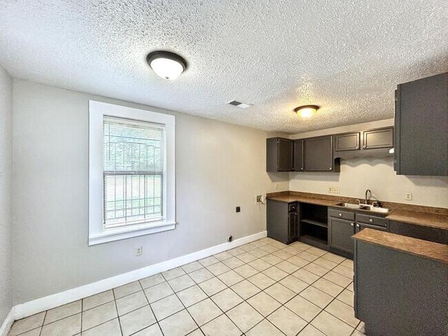 Primary Photo - 3582 Kensett Dr