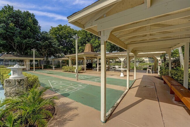 Building Photo - 3430 NW 52nd Ave