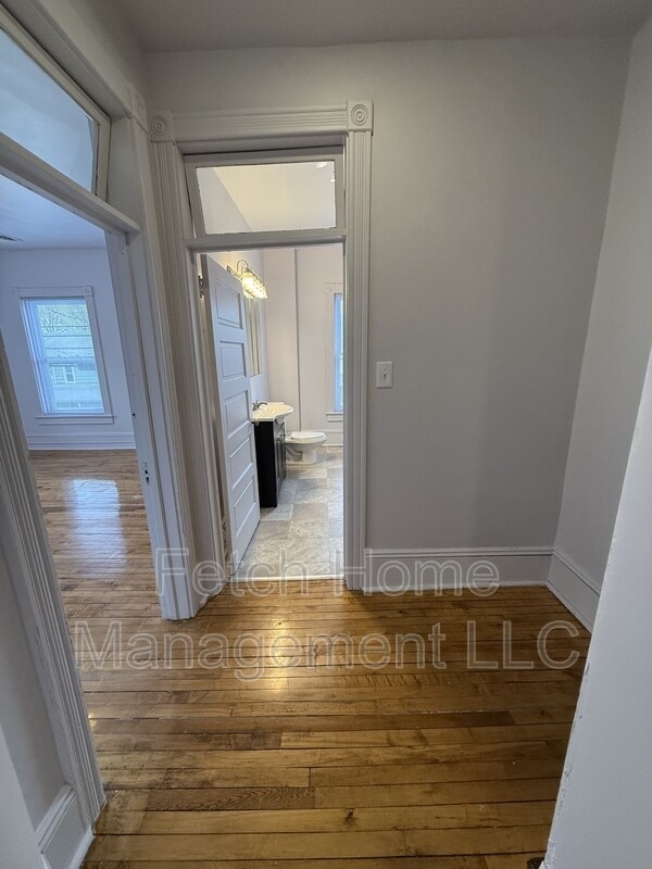 Building Photo - 125 E State St