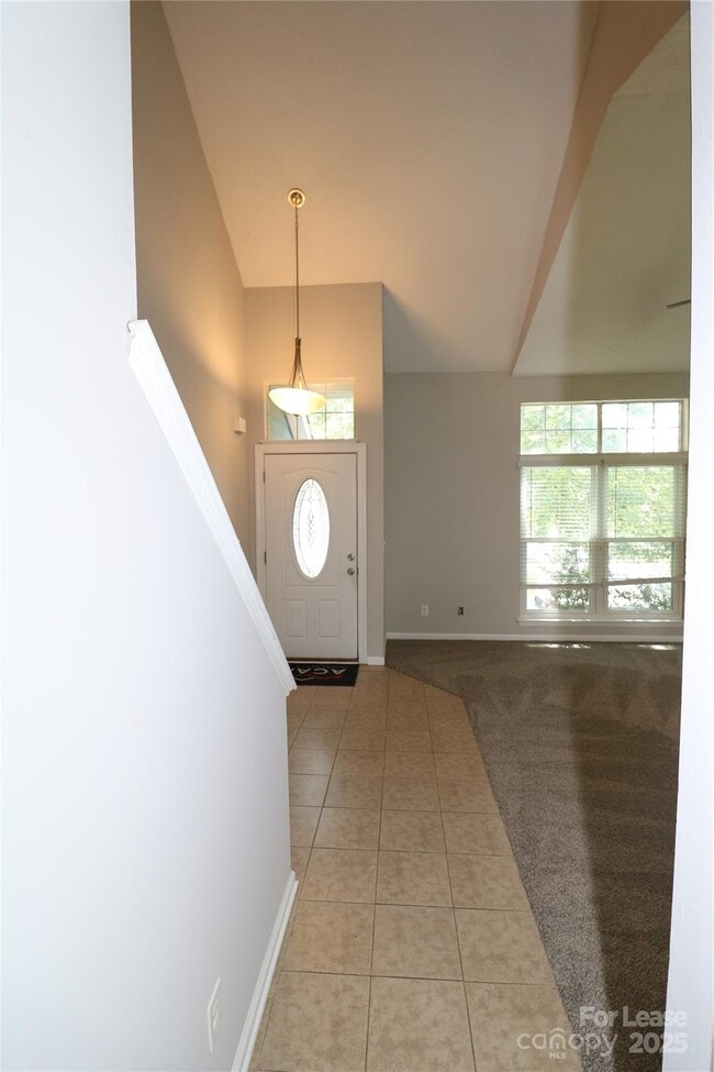 Building Photo - 7130 Lanark Ct