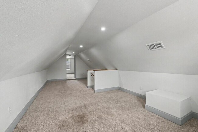 Building Photo - Beautifully Remodeled Home for Rent – Plenty of Space Inside & Out!