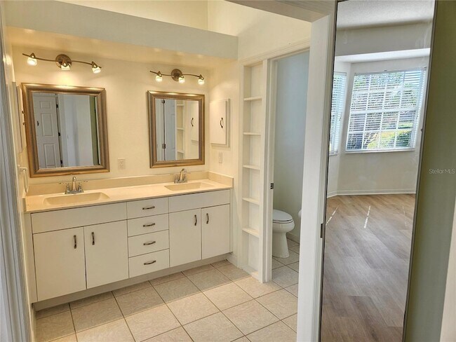 Building Photo - 835 Chalmers Dr