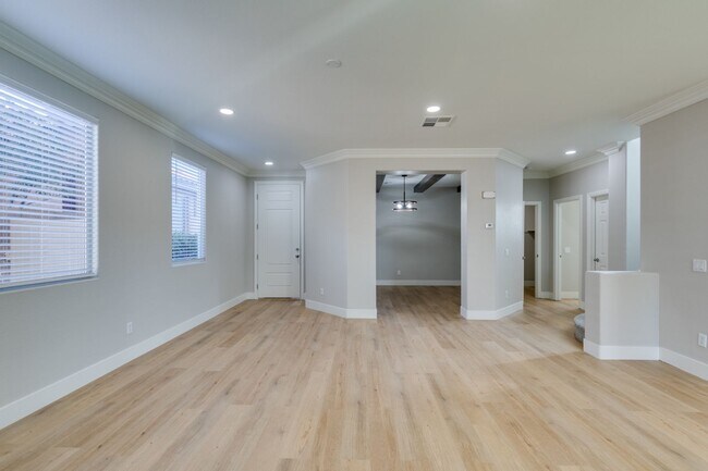 Building Photo - BEAUTIFUL SUMMERLIN 3 BEDROOM UPGRADED!!