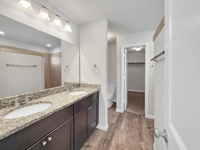 Building Photo - 401 Utica Way