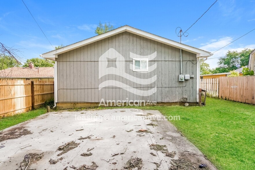 Building Photo - 1629 Knox St