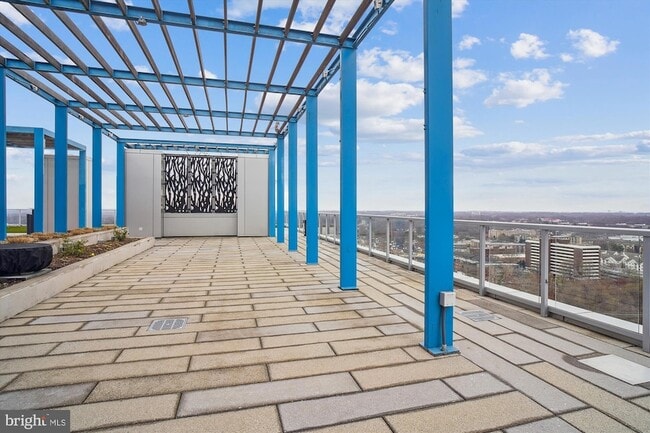 Building Photo - 930 Rose Ave