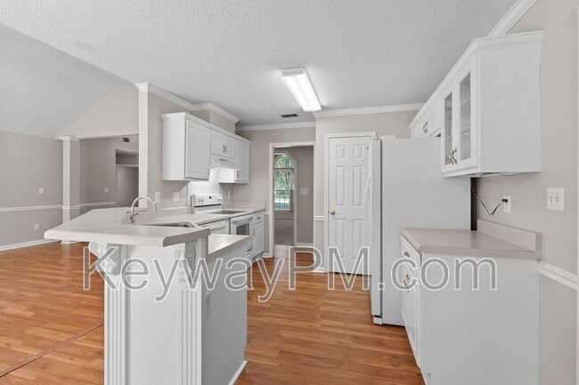 Building Photo - 3920 Nantucket Cir