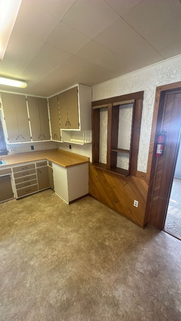 Building Photo - 3 Bedrooms, 1 Bathroom & w/upper loft Single Family with Garage - Staples