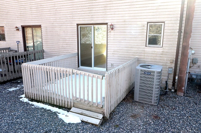 Building Photo - 349 Allen Rd