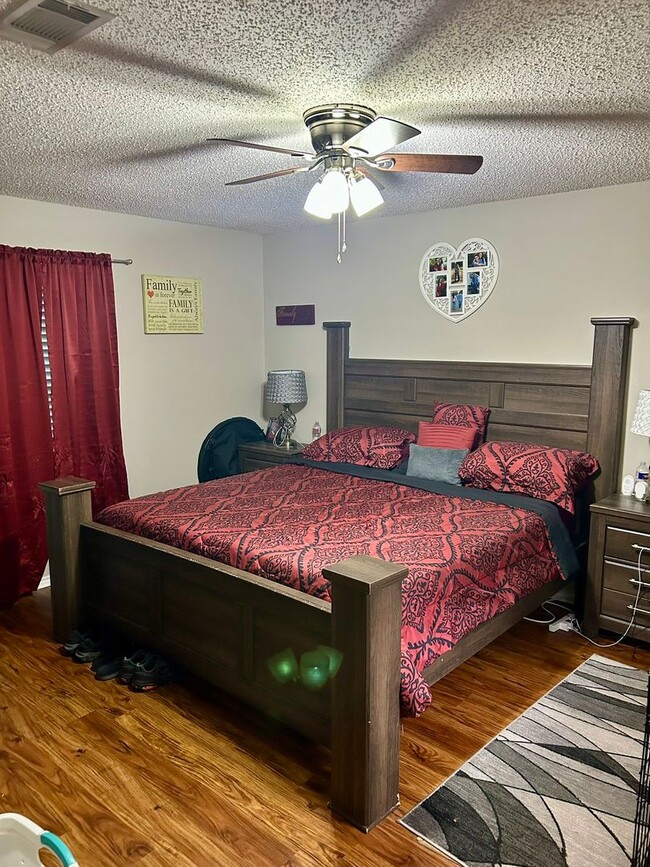 Building Photo - HOME AVAILABLE IN CENTRAL HEIGHTS!!! NO PETS!!