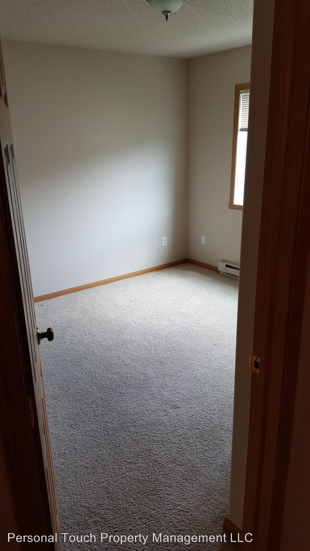 Building Photo - 124 6th Ave N