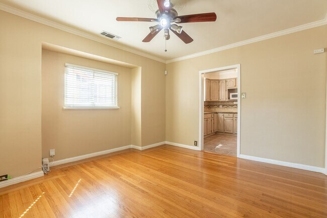 Building Photo - 3440 H St