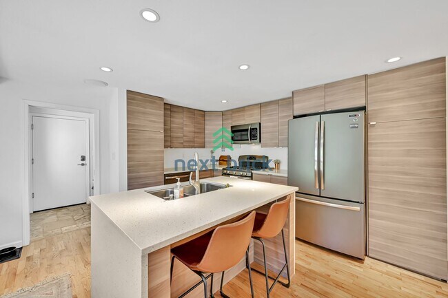 Building Photo - A beautiful 3 bedrooms and 2 bathrooms house