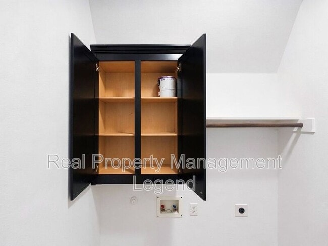 Building Photo - 5729 Knox Dr