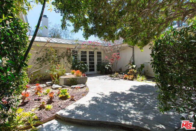 Building Photo - 3220 Tahoe Pl