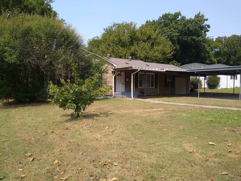 Building Photo - 605 Lipscomb St